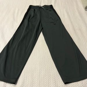 Boys Nike Dri Fit Pants Straight Legs with Pockets. Size Youth Large